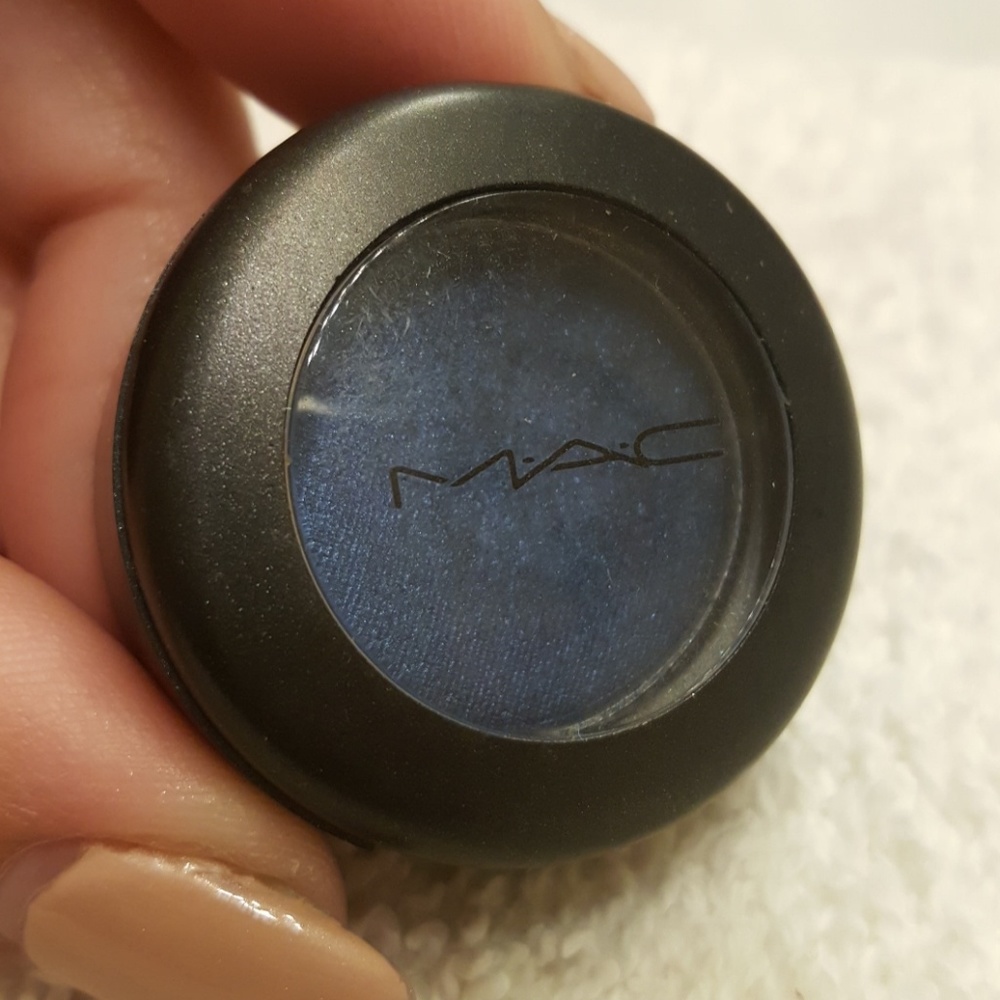 MAC eyeshadow deep truth
